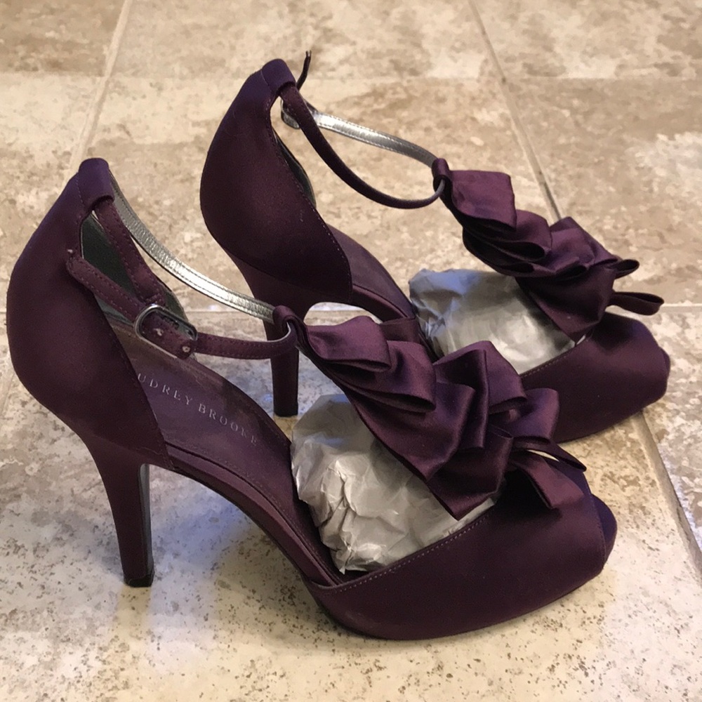 Heels - Picture 2 of 3